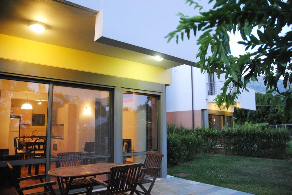 Erodios Hotel Caristo Exterior foto